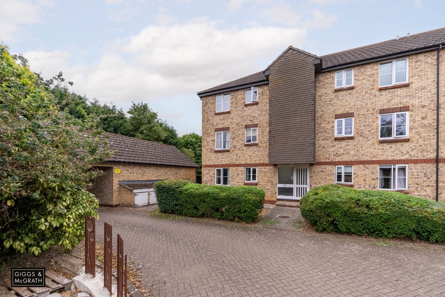 2 bed ground floor flat for sale in Limes Park Road, Cambridgeshire - Property Image 1