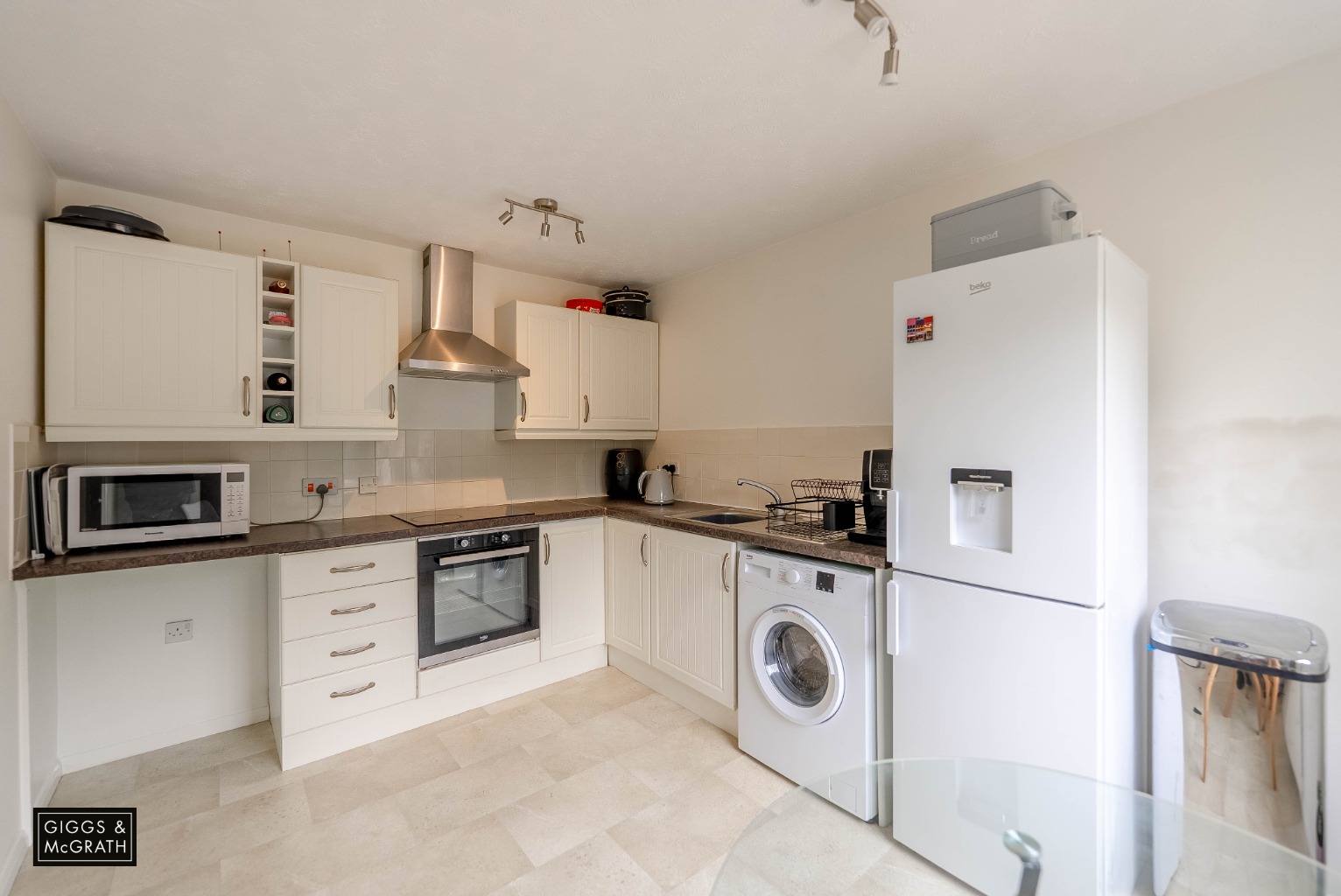 2 bed ground floor flat for sale in Limes Park Road, Cambridgeshire  - Property Image 3
