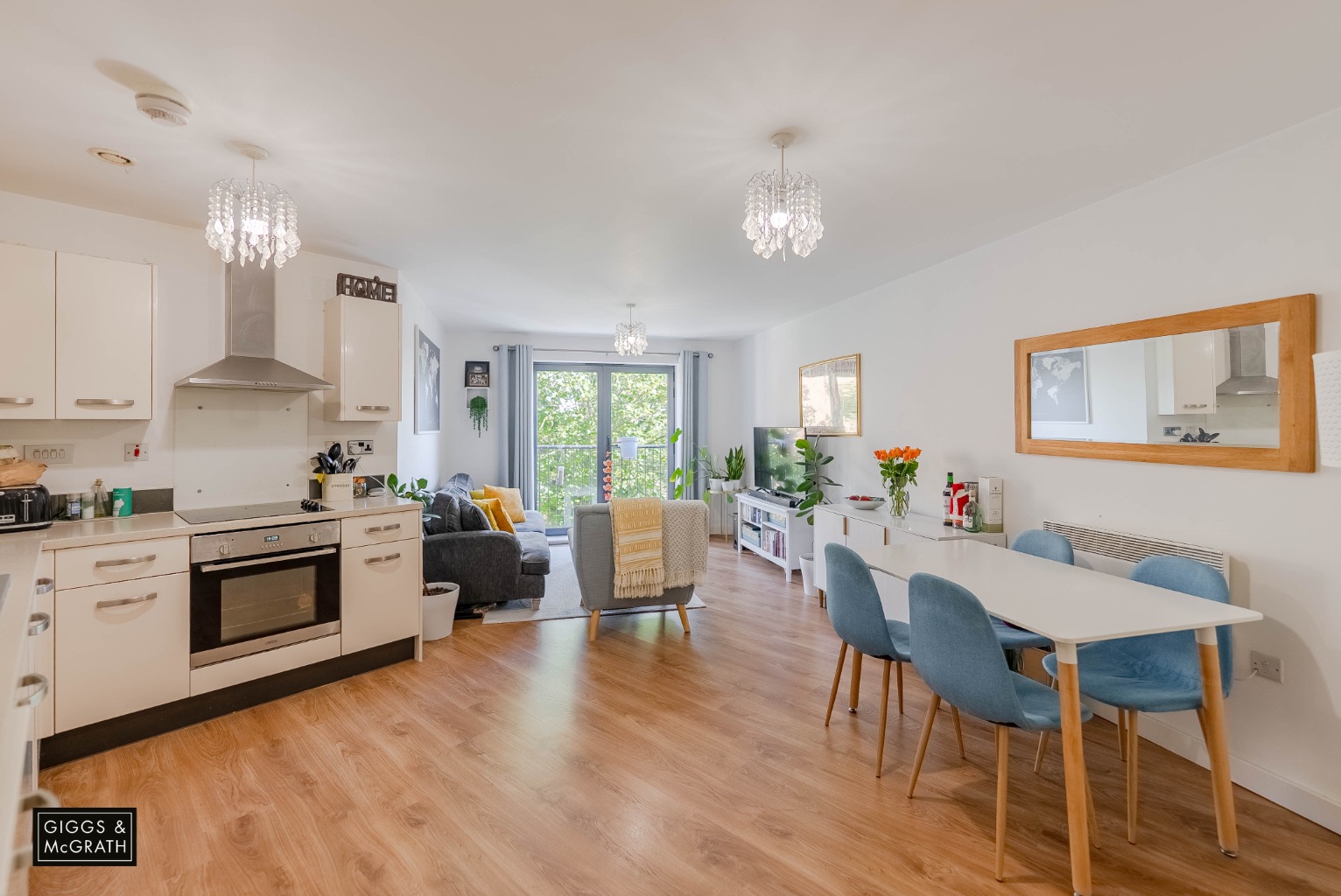 2 bed flat for sale in Princes Street, Cambridgeshire - Property Image 1