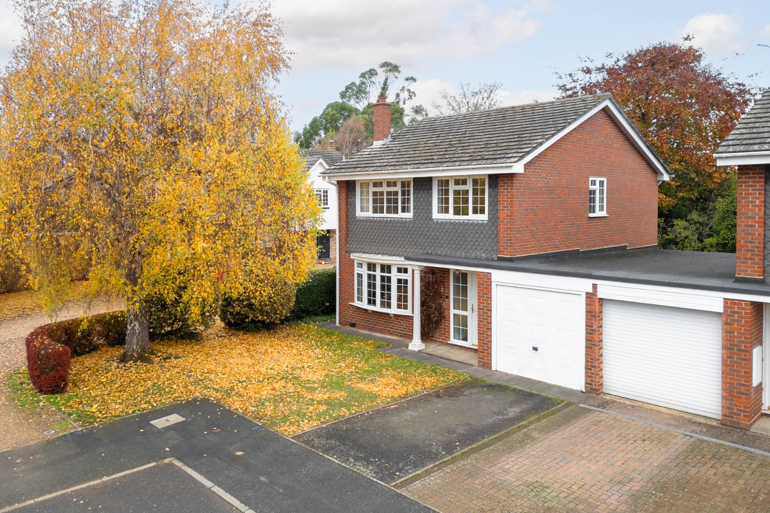 4 bed detached house for sale in Chequers Croft, Cambridgeshire  - Property Image 1