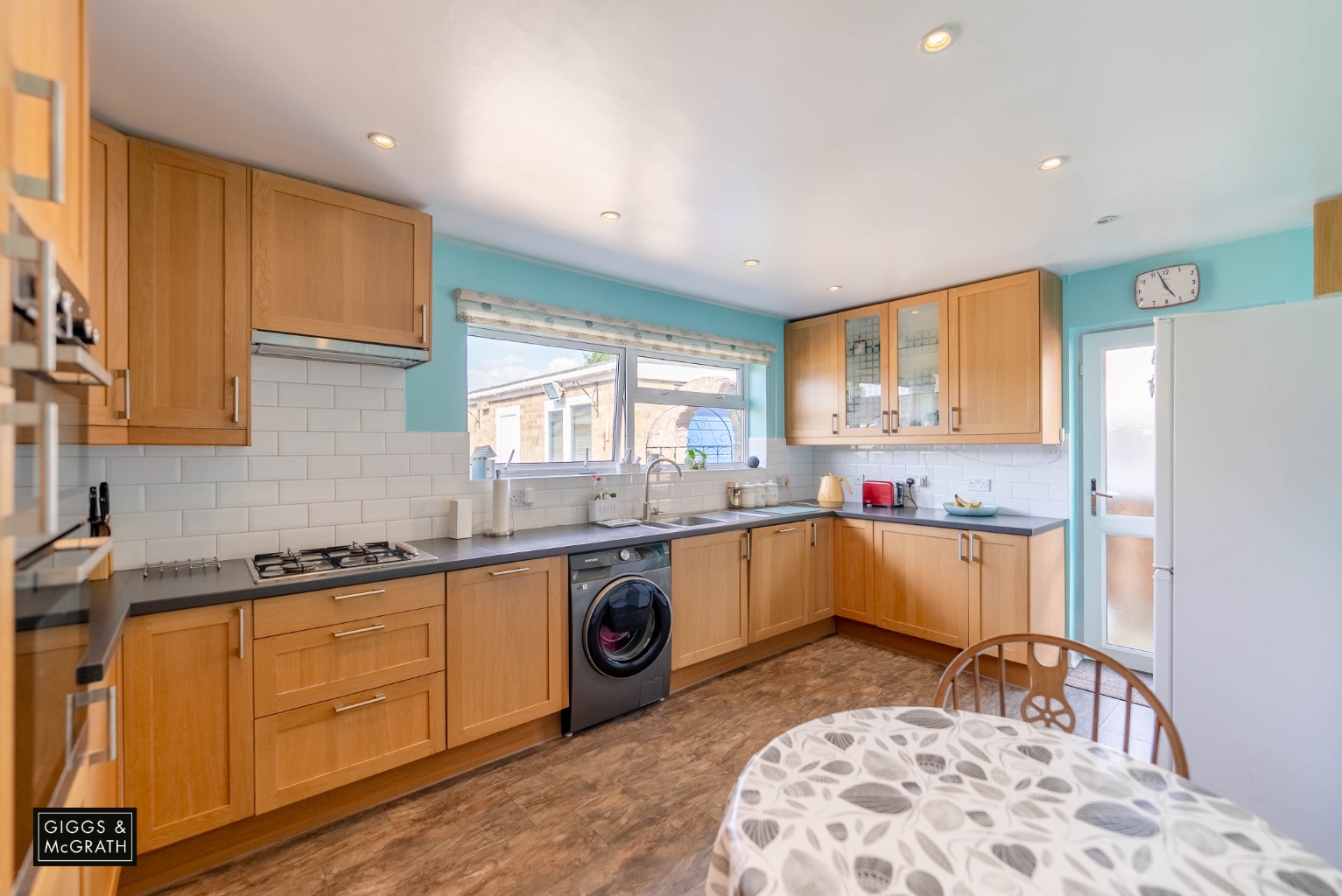 3 bed detached bungalow for sale in Bramley Avenue, Cambridgeshire  - Property Image 4