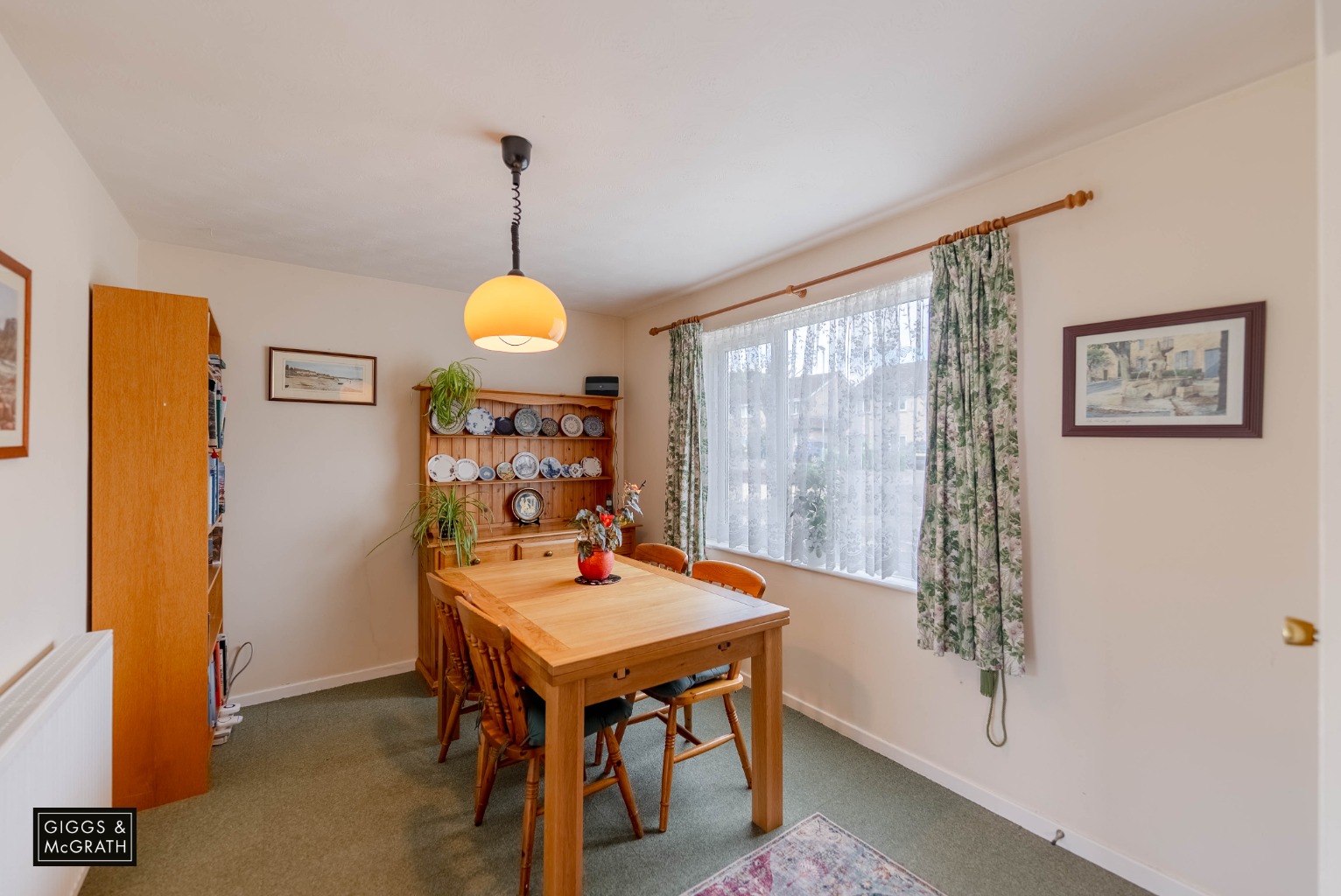 5 bed detached house for sale in Stonefield, Cambridge  - Property Image 8