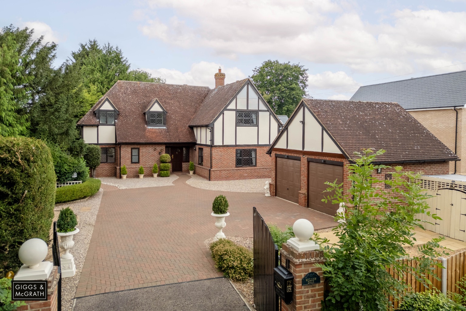 5 bed detached house for sale in North Road, Huntingdon  - Property Image 1