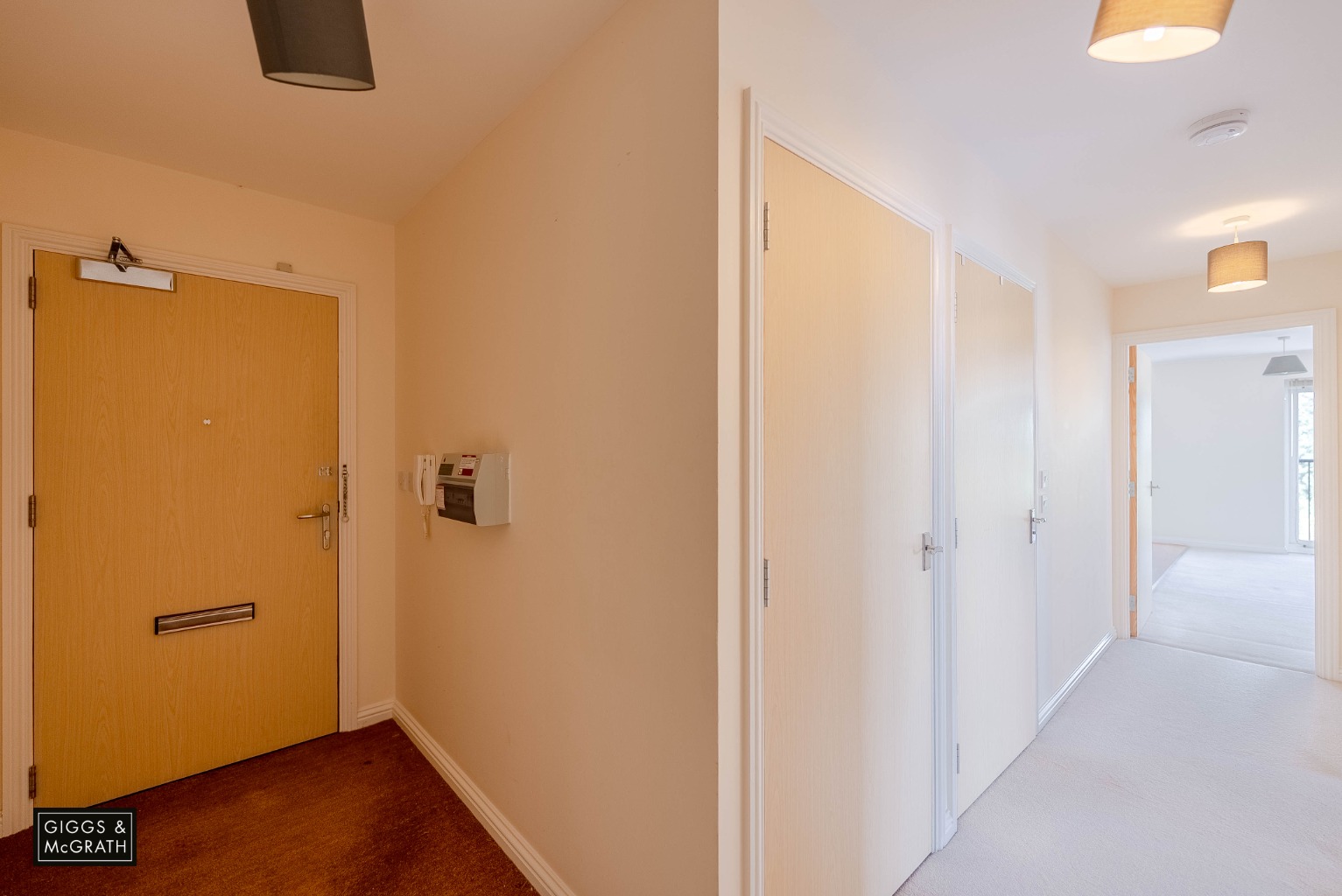 2 bed flat for sale in Dunnock Way, St. Ives  - Property Image 5