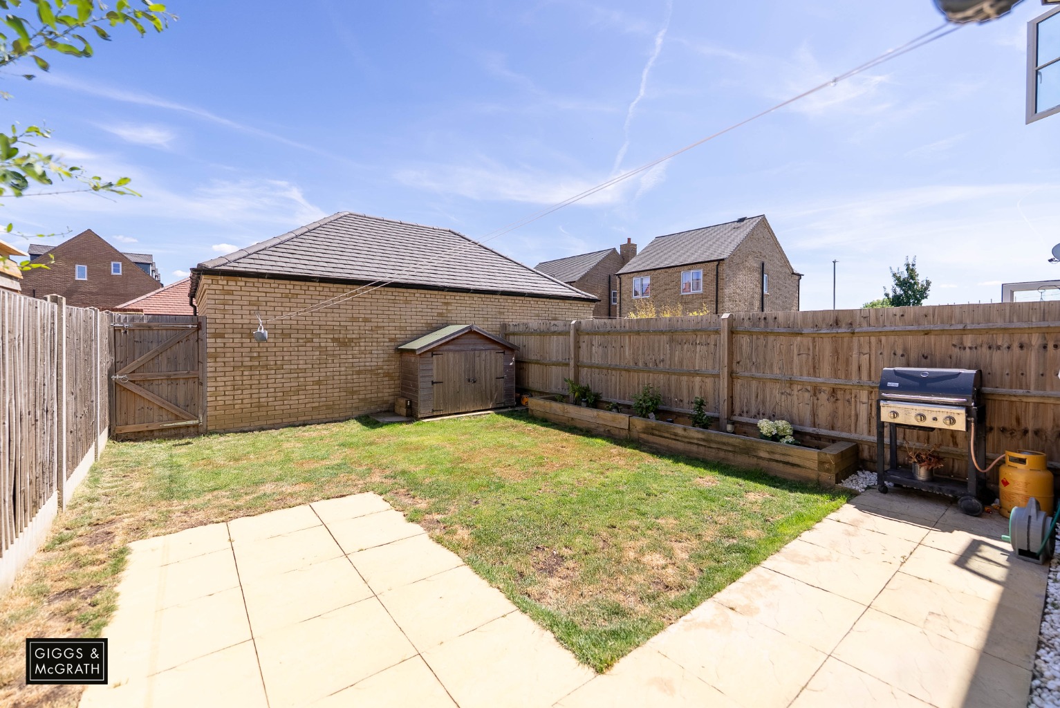 2 bed end of terrace house for sale in Crest Drive, Cambridgeshire 3