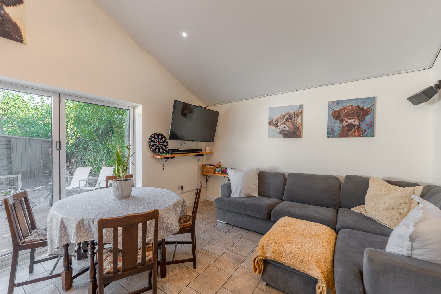 5 bed semi-detached house for sale in Warboys Road, Huntingdon  - Property Image 5