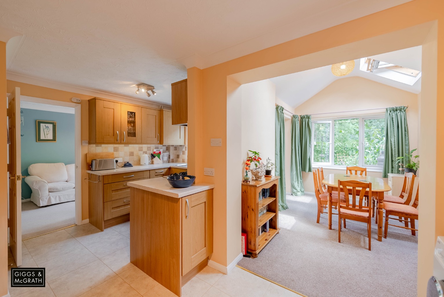 4 bed detached house for sale in De la Haye Close, Cambridgeshire 4