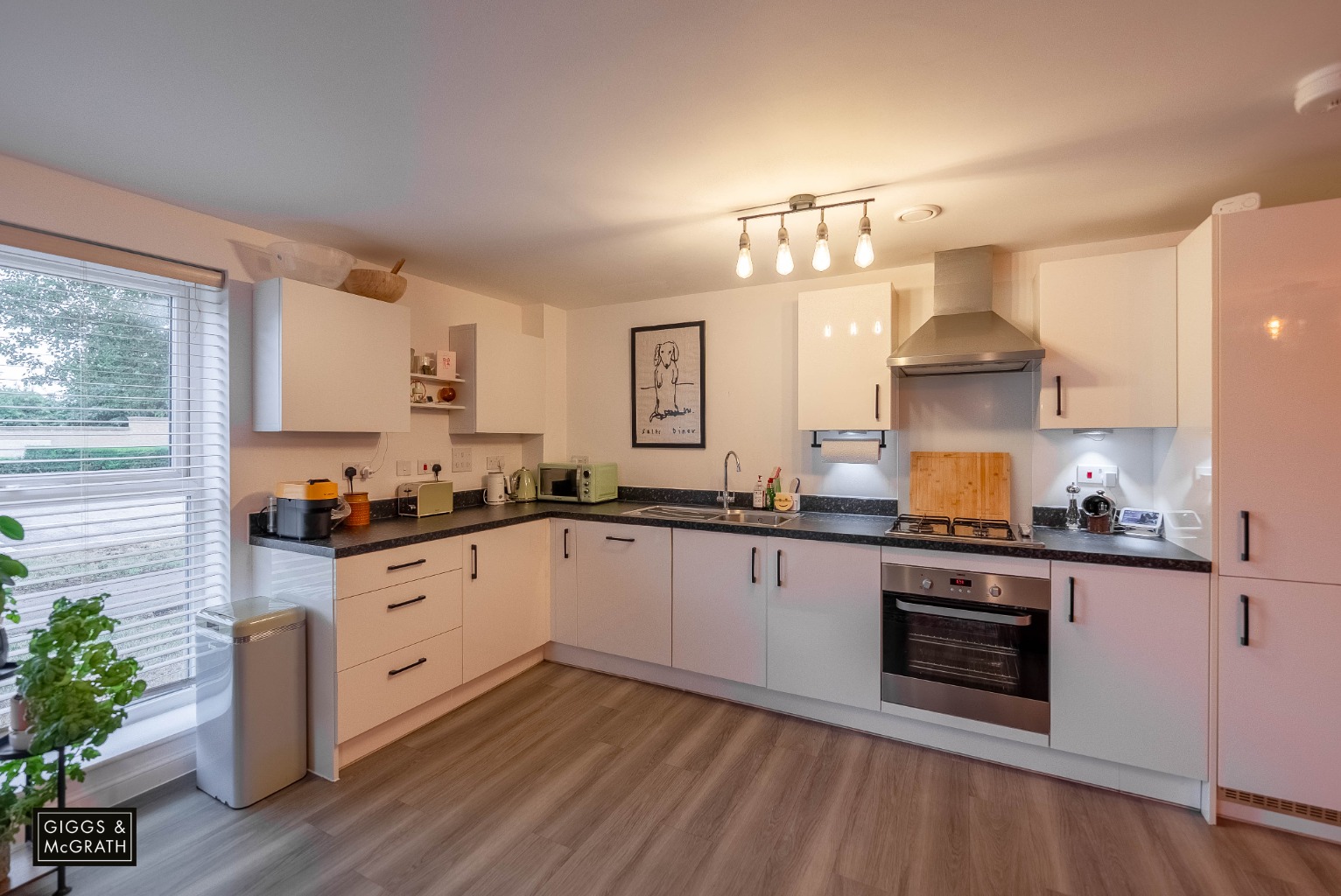 2 bed ground floor flat for sale in Summer's Hill Drive, Cambridgeshire 2