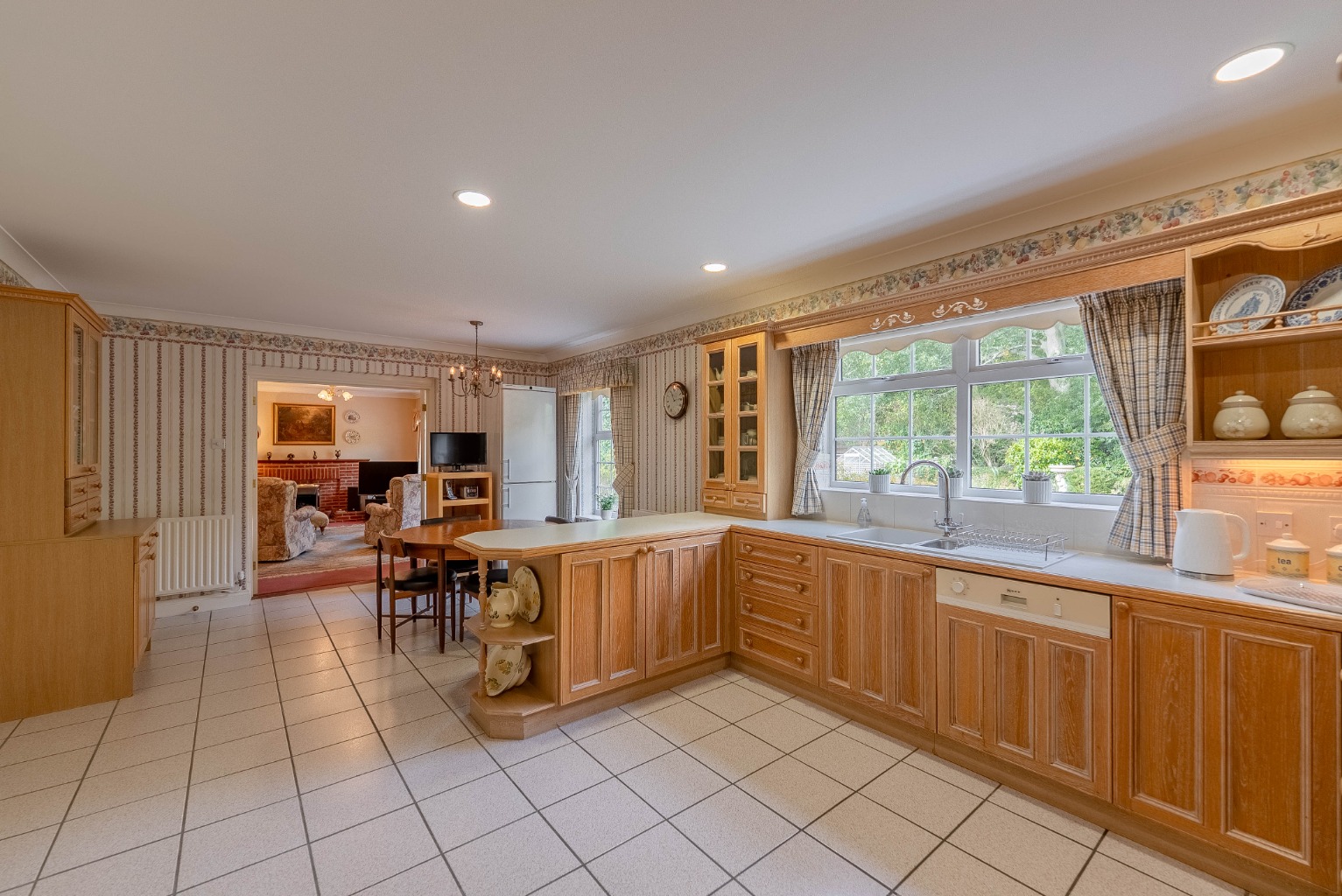 4 bed detached house for sale in Dartmoor Drive, Huntingdon 2