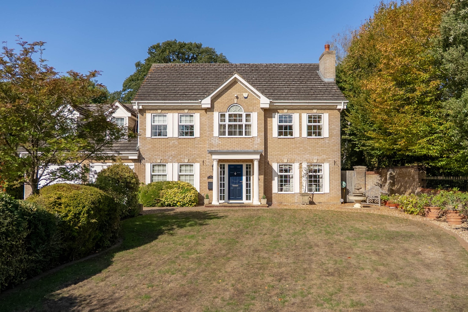 4 bed detached house for sale in Dartmoor Drive, Huntingdon - Property Image 1