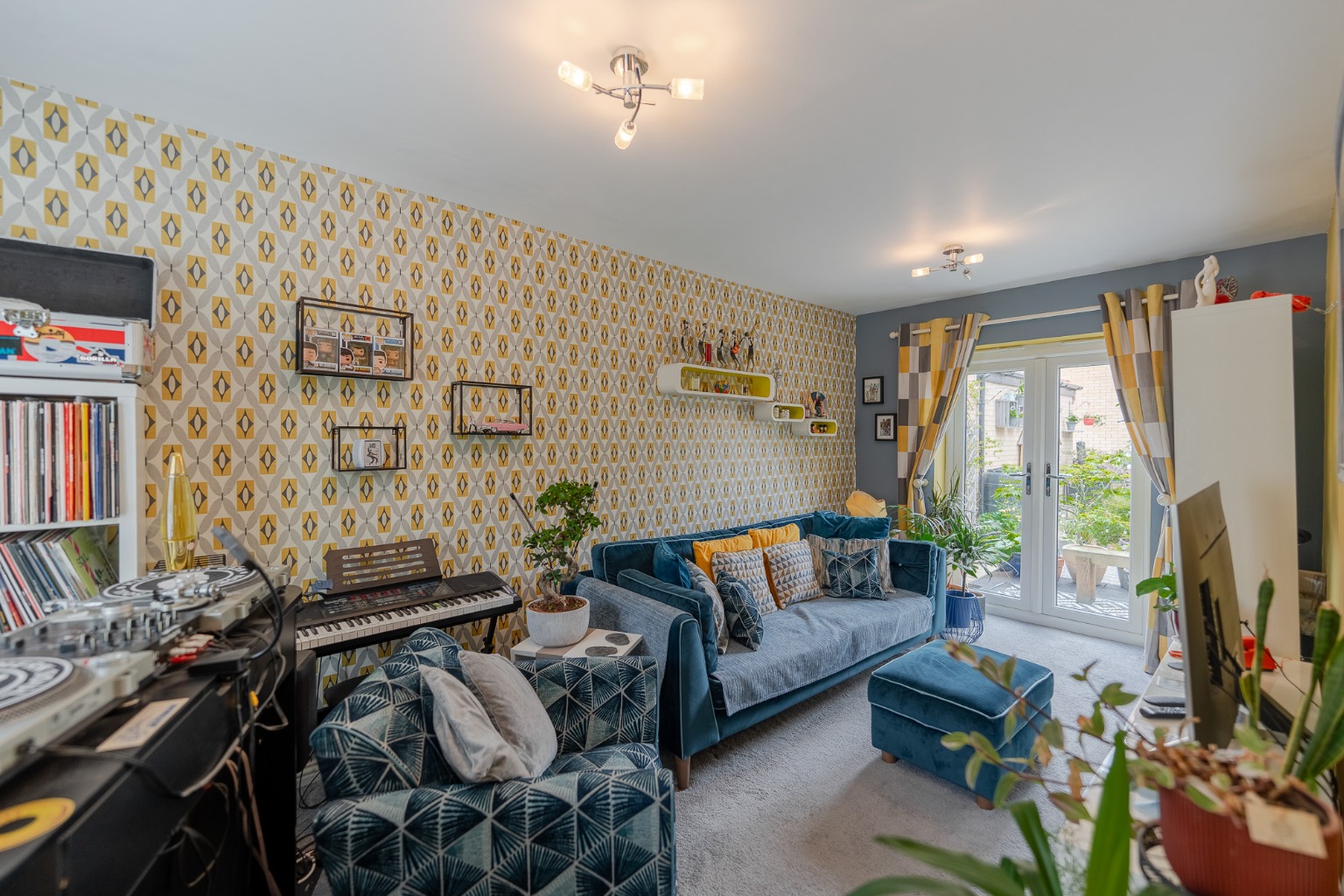 3 bed semi-detached house for sale in Wren Close, St Ives  - Property Image 5
