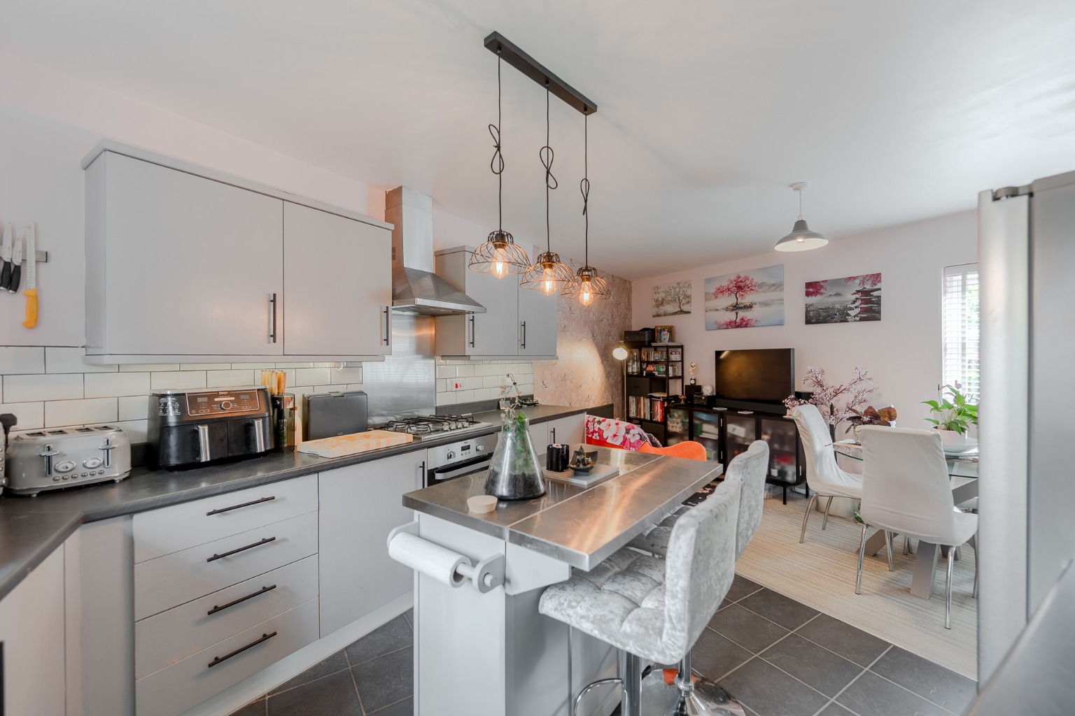 3 bed semi-detached house for sale in Wren Close, St Ives  - Property Image 3