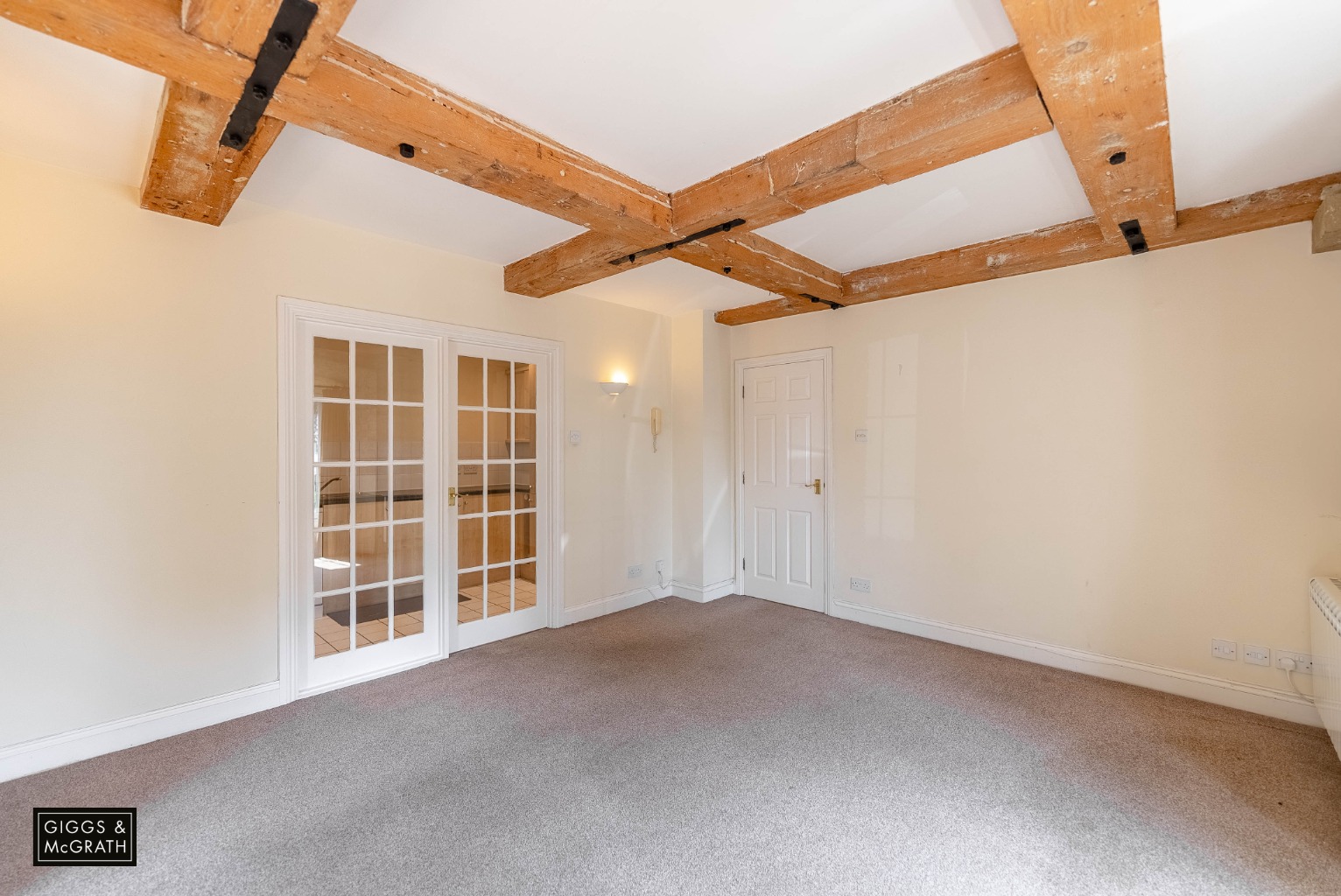 3 bed ground floor flat for sale in The Old Mill, St. Ives  - Property Image 3