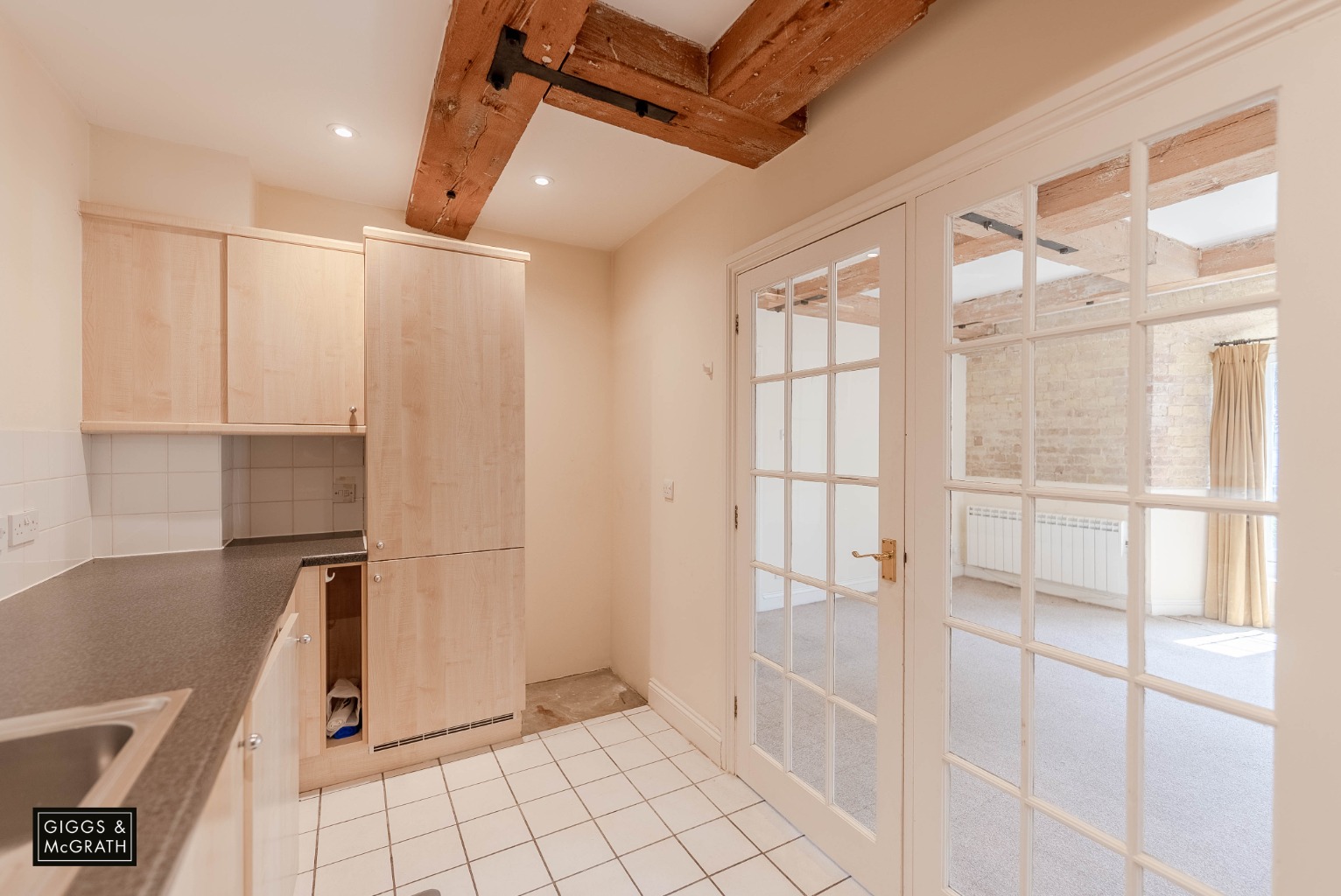 3 bed ground floor flat for sale in The Old Mill, St. Ives  - Property Image 6