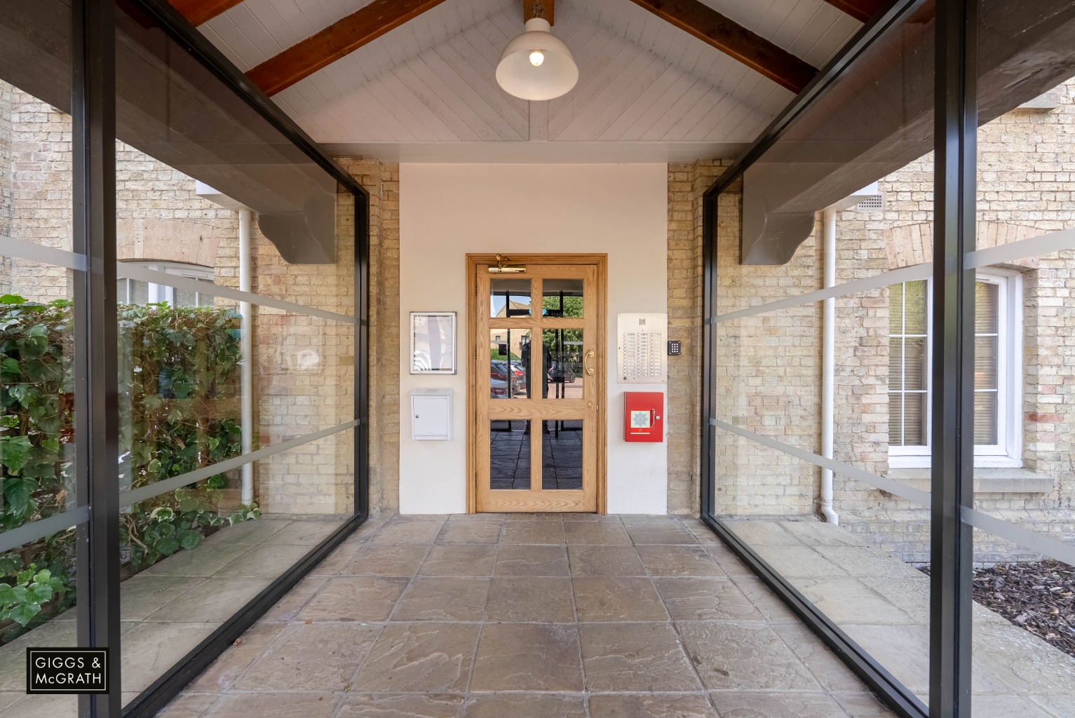 3 bed ground floor flat for sale in The Old Mill, St. Ives  - Property Image 13