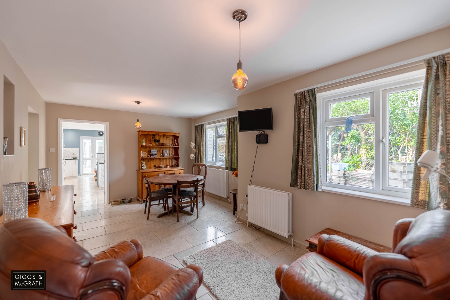 5 bed semi-detached house for sale in Parkhall Road, Huntingdon  - Property Image 8