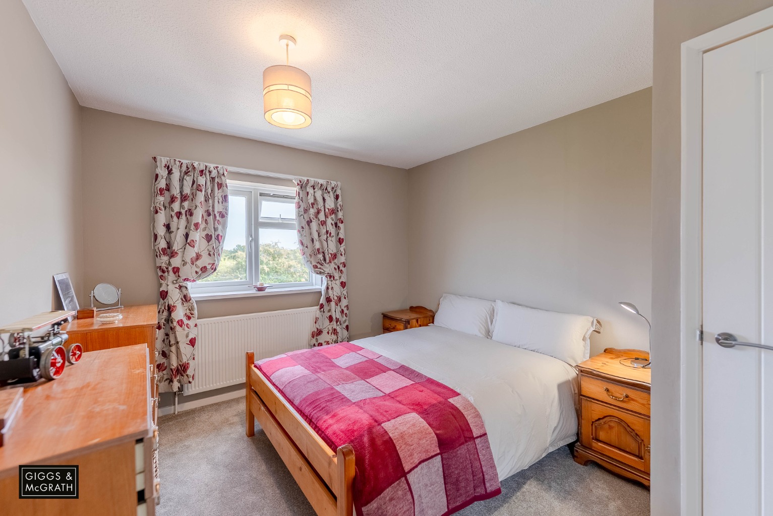 5 bed semi-detached house for sale in Parkhall Road, Huntingdon  - Property Image 13