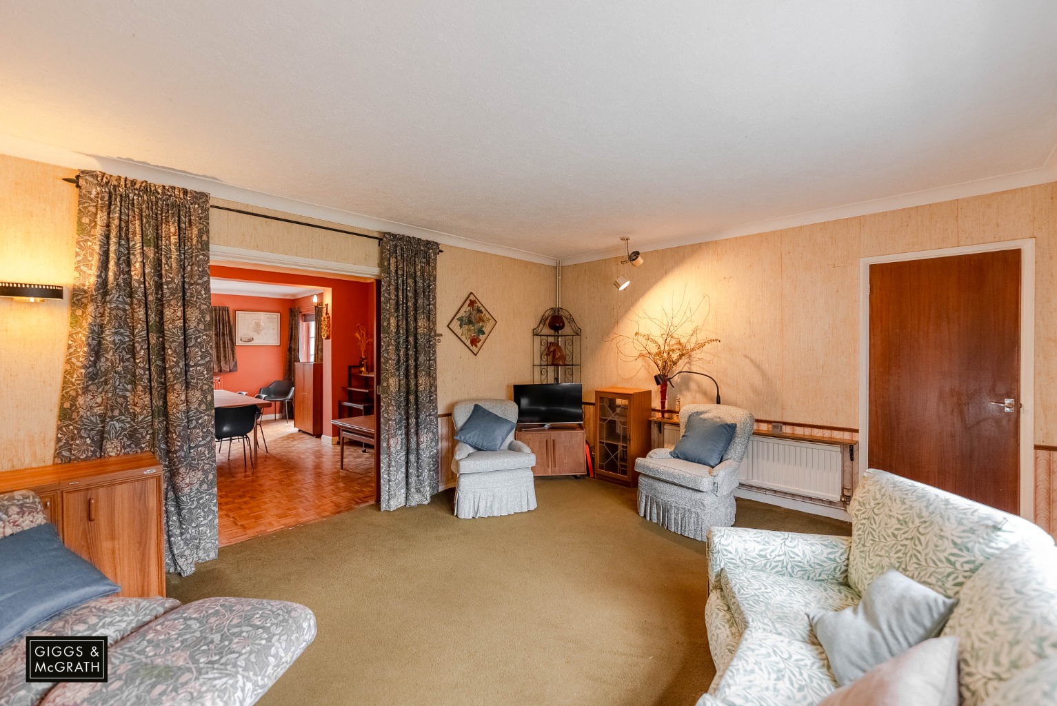 5 bed detached house for sale in Chapel Close, Huntingdon 7