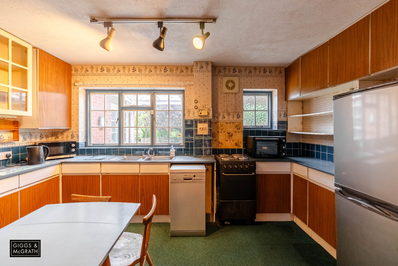 5 bed detached house for sale in Chapel Close, Huntingdon 8