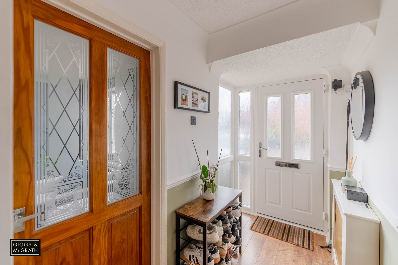 3 bed link detached house for sale in Grange Road, Cambridgeshire  - Property Image 5