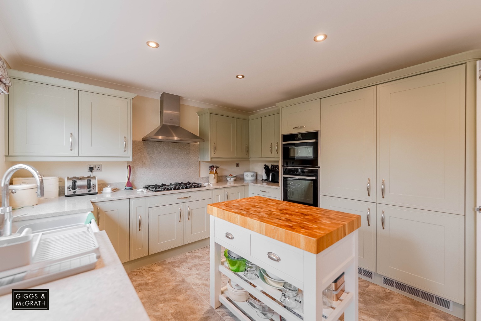 4 bed detached house for sale in Greenhaze Lane, Cambridgeshire  - Property Image 6