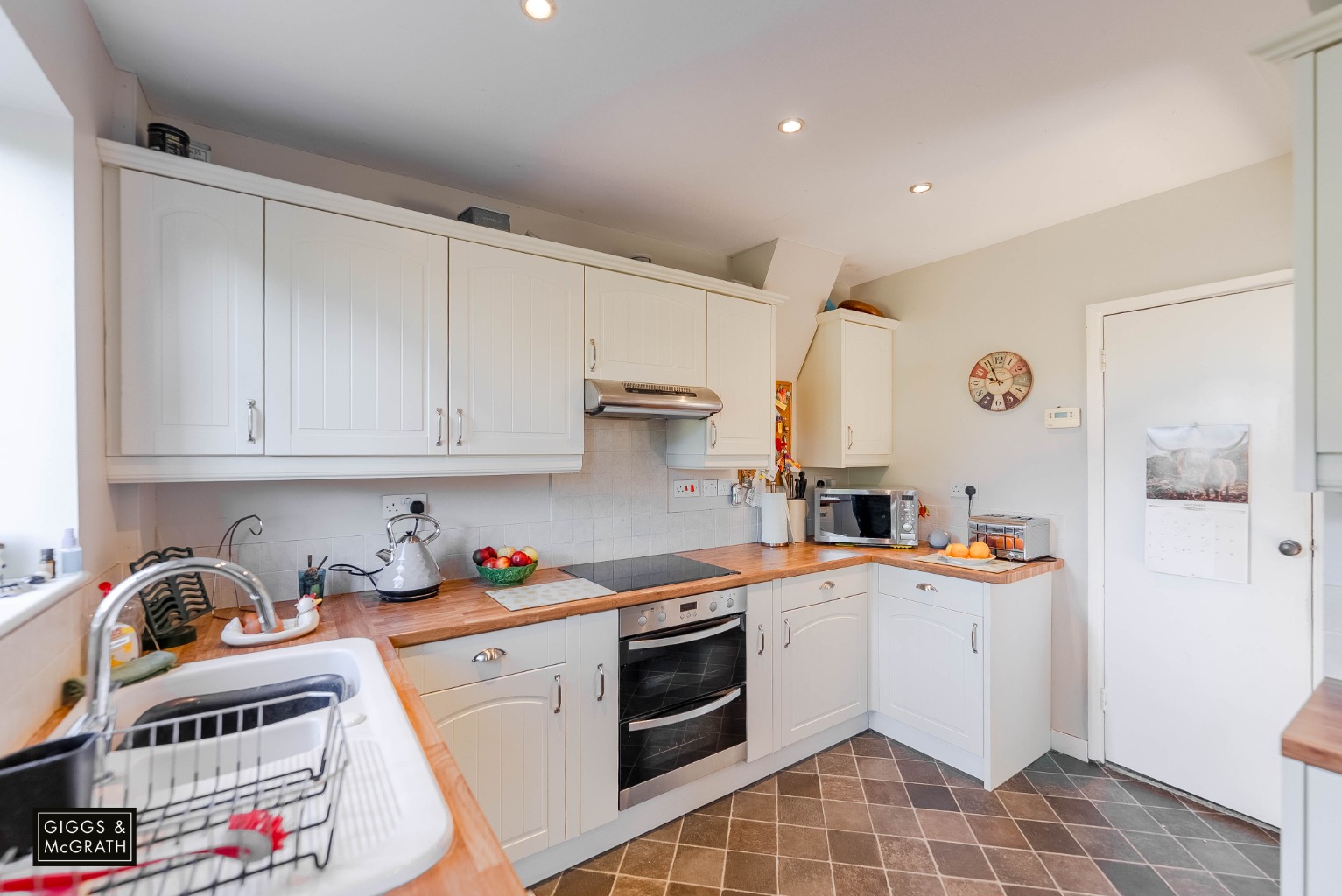 3 bed semi-detached house for sale in Ashbeach Road, Huntingdon  - Property Image 6