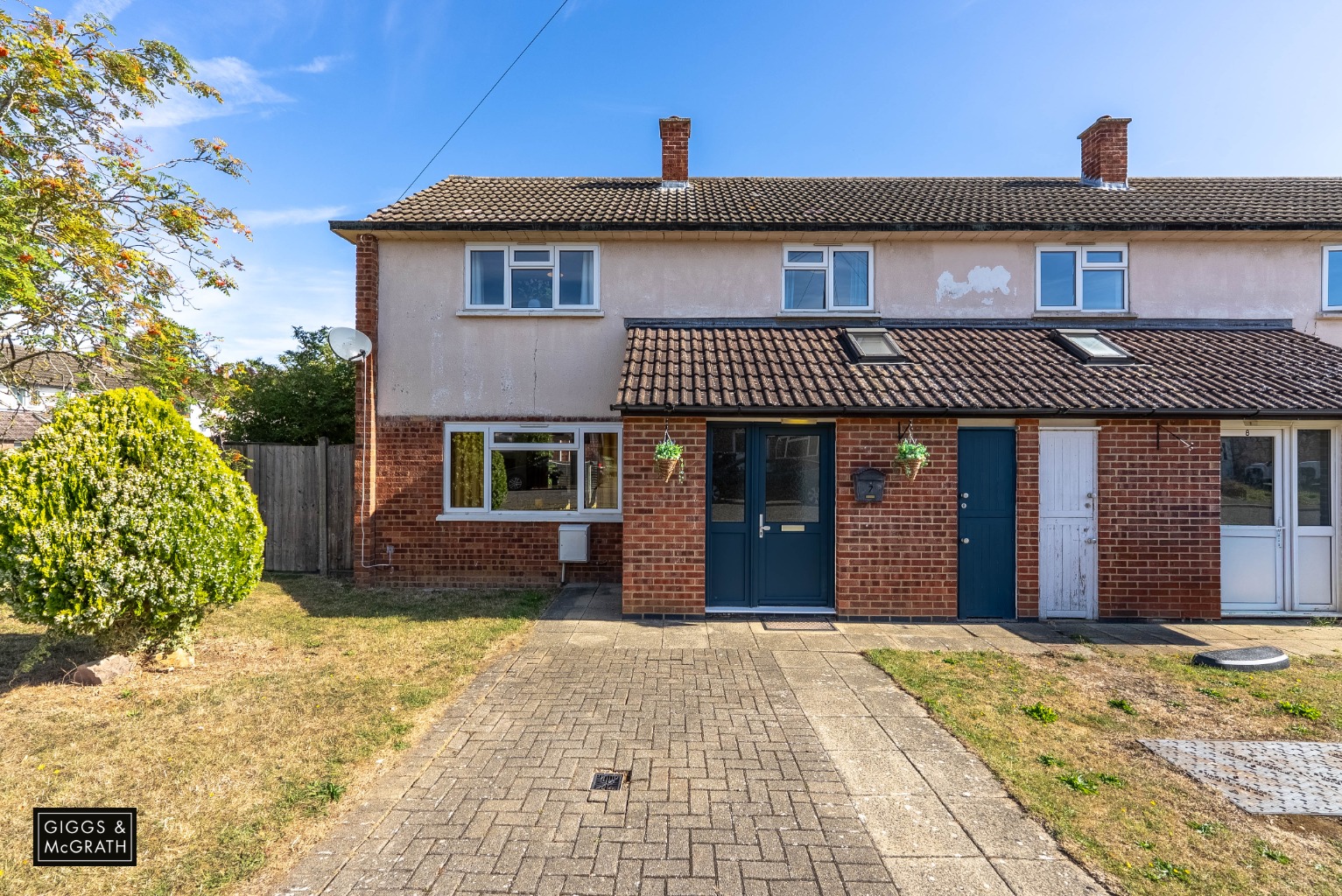 3 bed end of terrace house for sale in Bedford Avenue, Cambridgeshire - Property Image 1