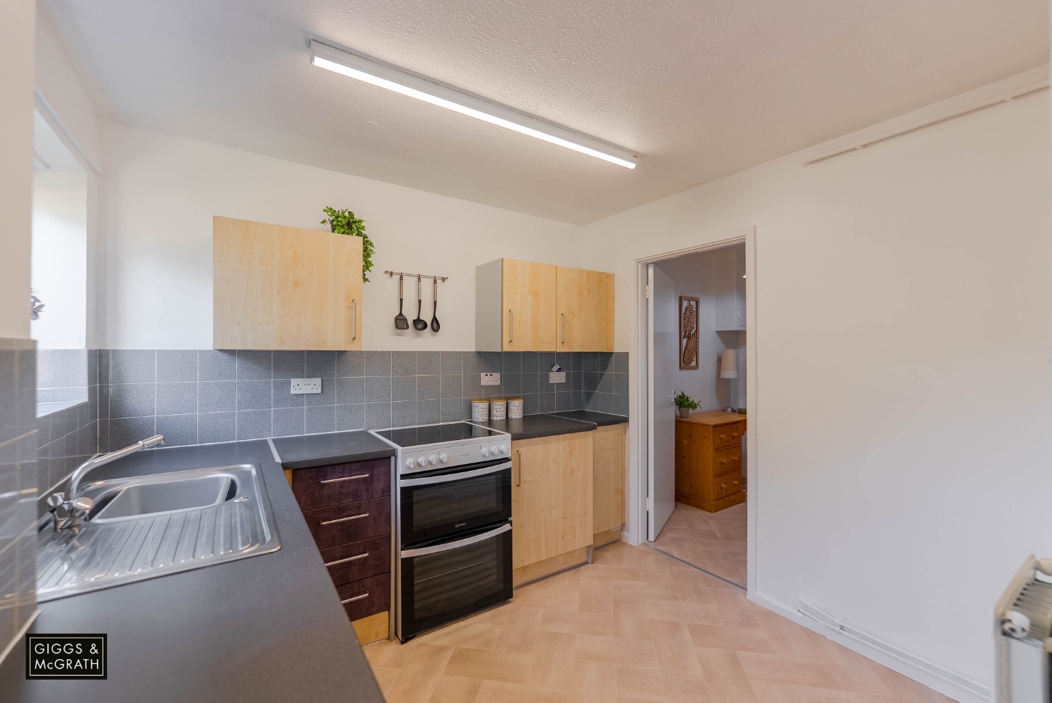 3 bed end of terrace house for sale in Bedford Avenue, Cambridgeshire  - Property Image 7