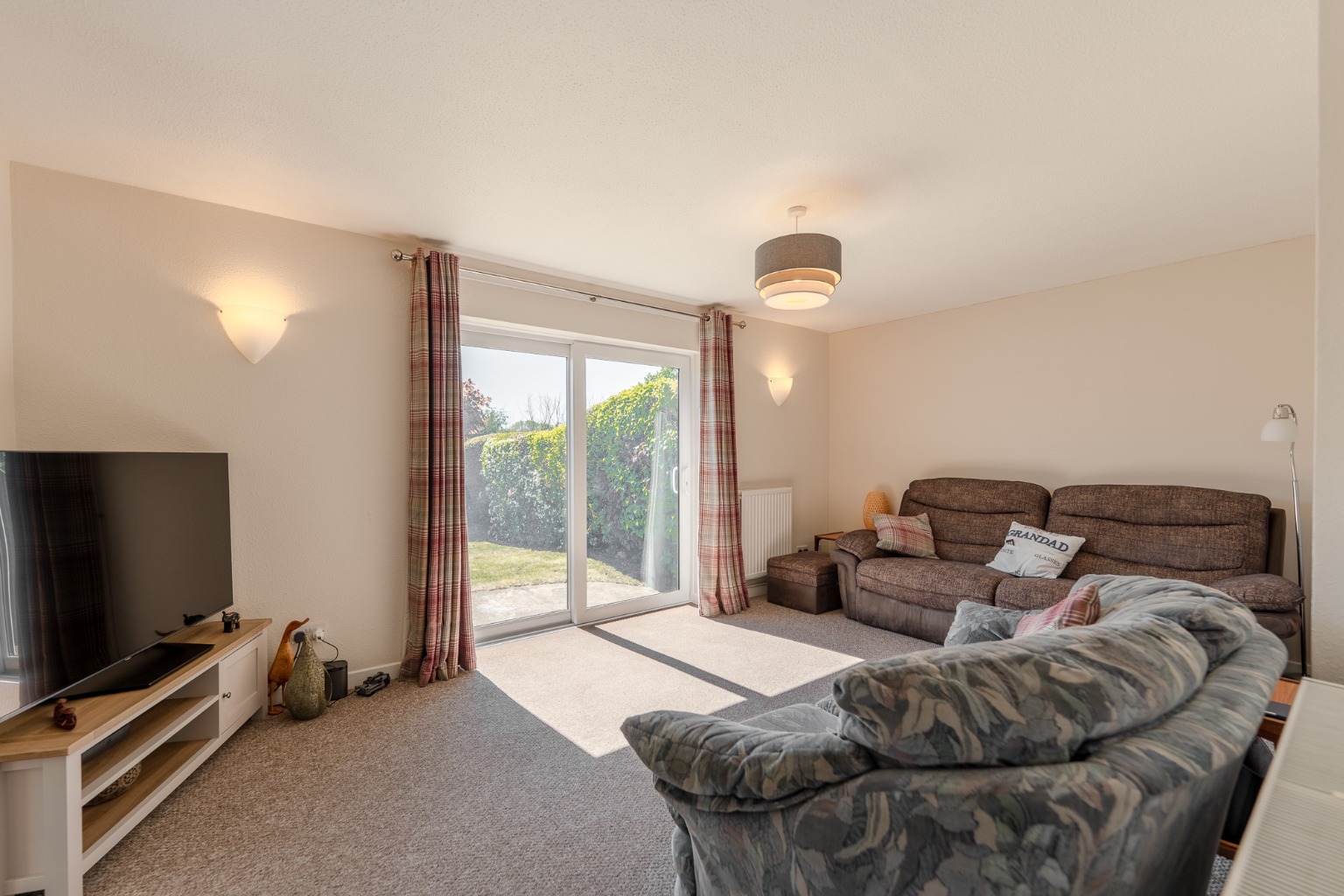 3 bed semi-detached house for sale in Bramley Avenue, Cambridgeshire  - Property Image 8