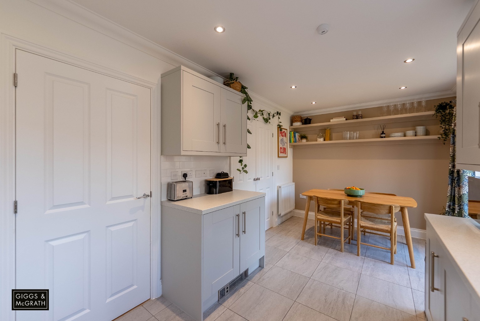 3 bed link detached house for sale in Senliz Road, Cambridgeshire  - Property Image 8