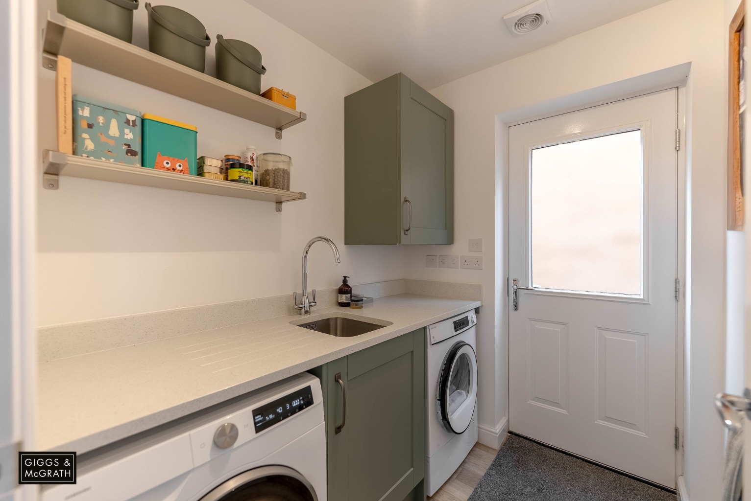 4 bed detached house for sale in Woodward Close, Cambridgeshire  - Property Image 9