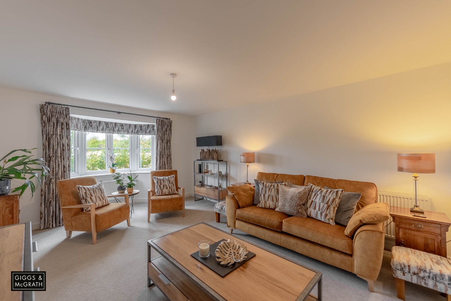 4 bed detached house for sale in Woodward Close, Cambridgeshire 2