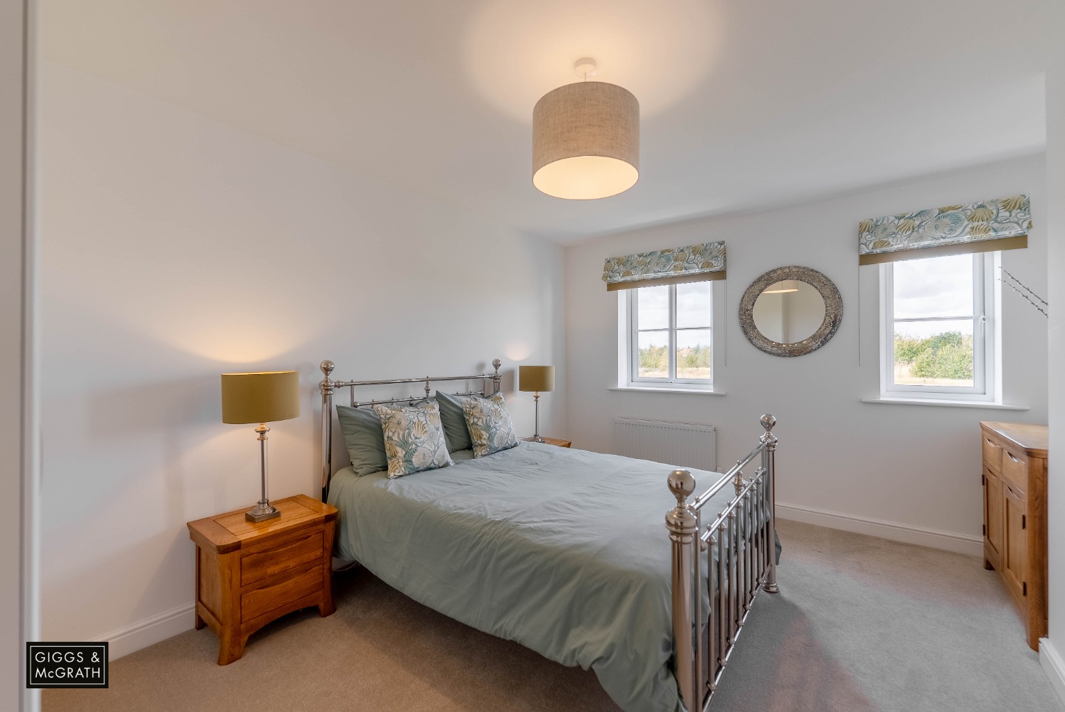 4 bed detached house for sale in Woodward Close, Cambridgeshire  - Property Image 14