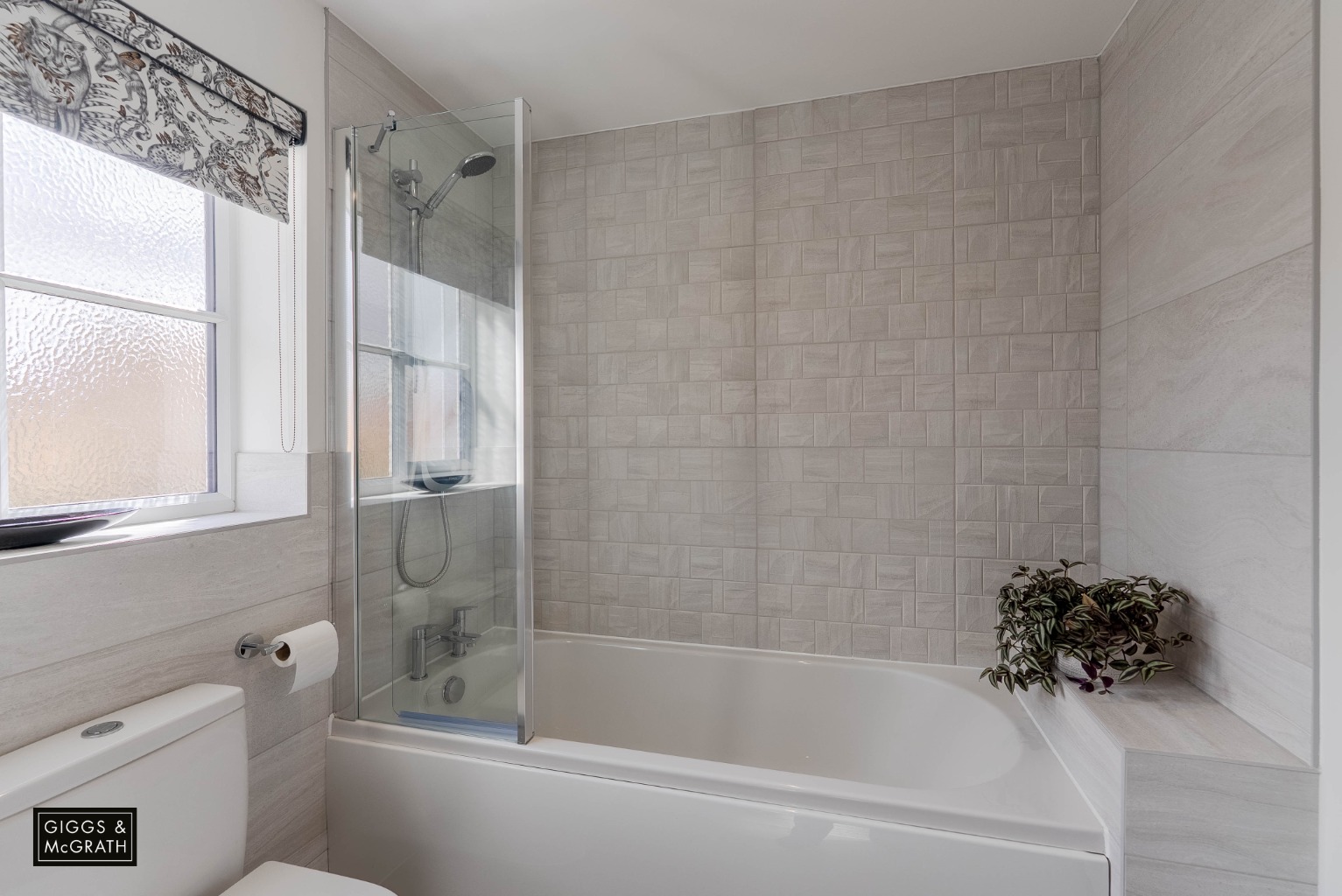 4 bed detached house for sale in Woodward Close, Cambridgeshire  - Property Image 17