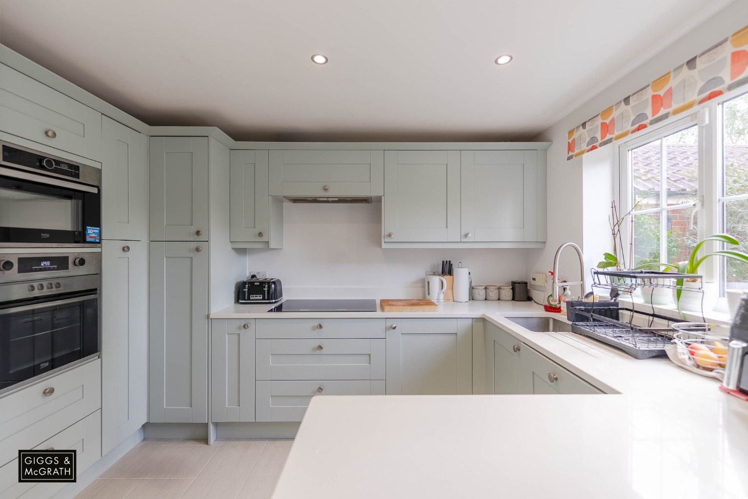 4 bed link detached house for sale in Foxhollow, Cambridgeshire  - Property Image 2