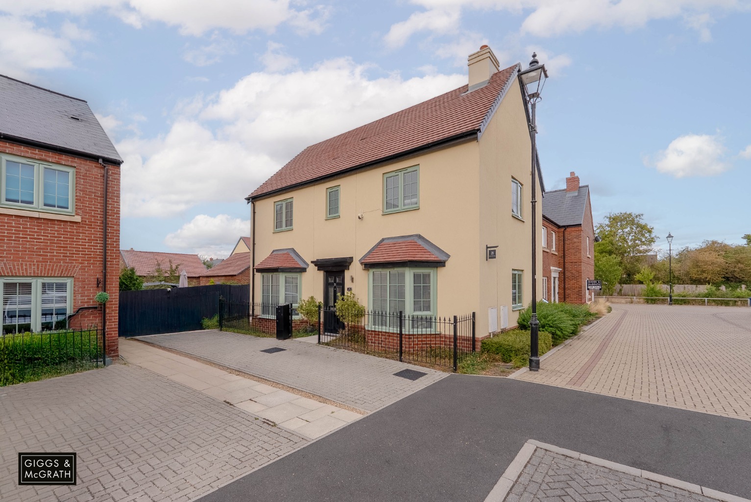 3 bed detached house for sale in Walston Way, Huntingdon - Property Image 1