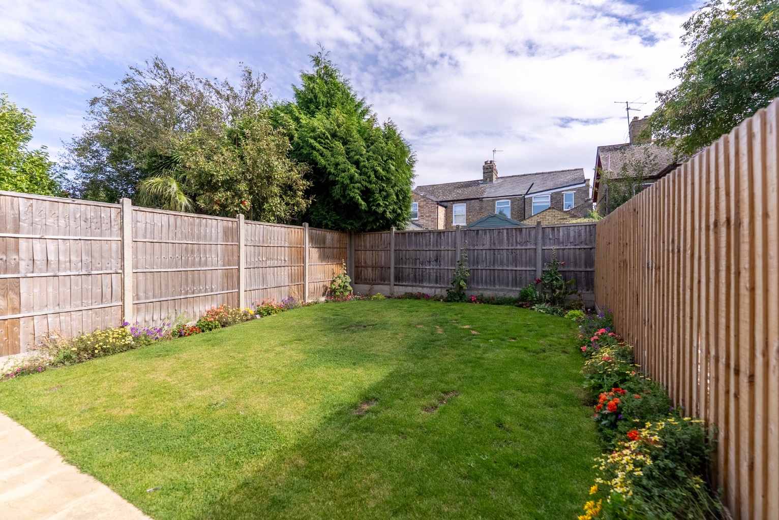 2 bed semi-detached house for sale in Victoria Square, Huntingdon 23