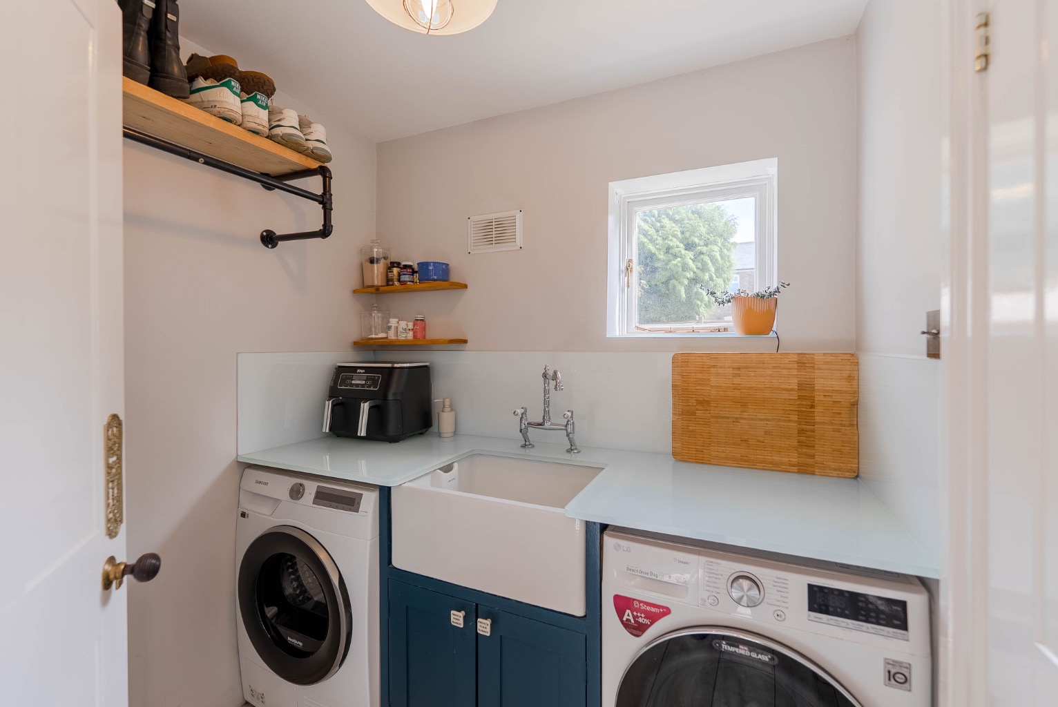 2 bed semi-detached house for sale in Victoria Square, Huntingdon  - Property Image 7