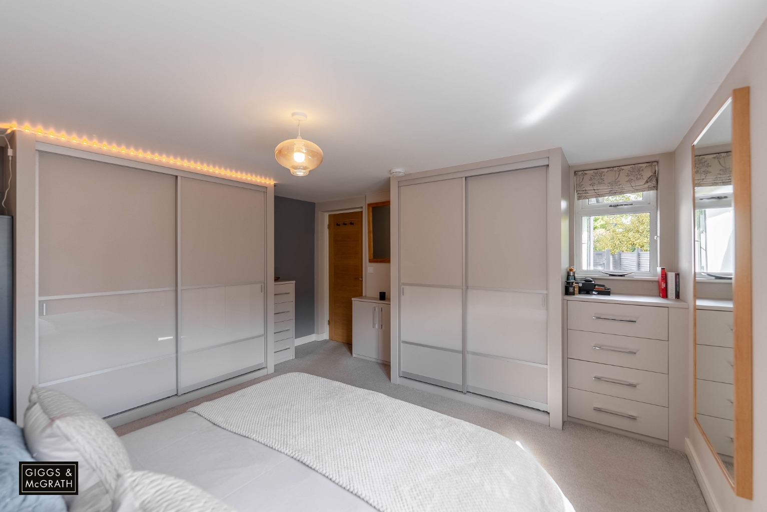 4 bed detached bungalow for sale in Potton Road, Huntingdon  - Property Image 11