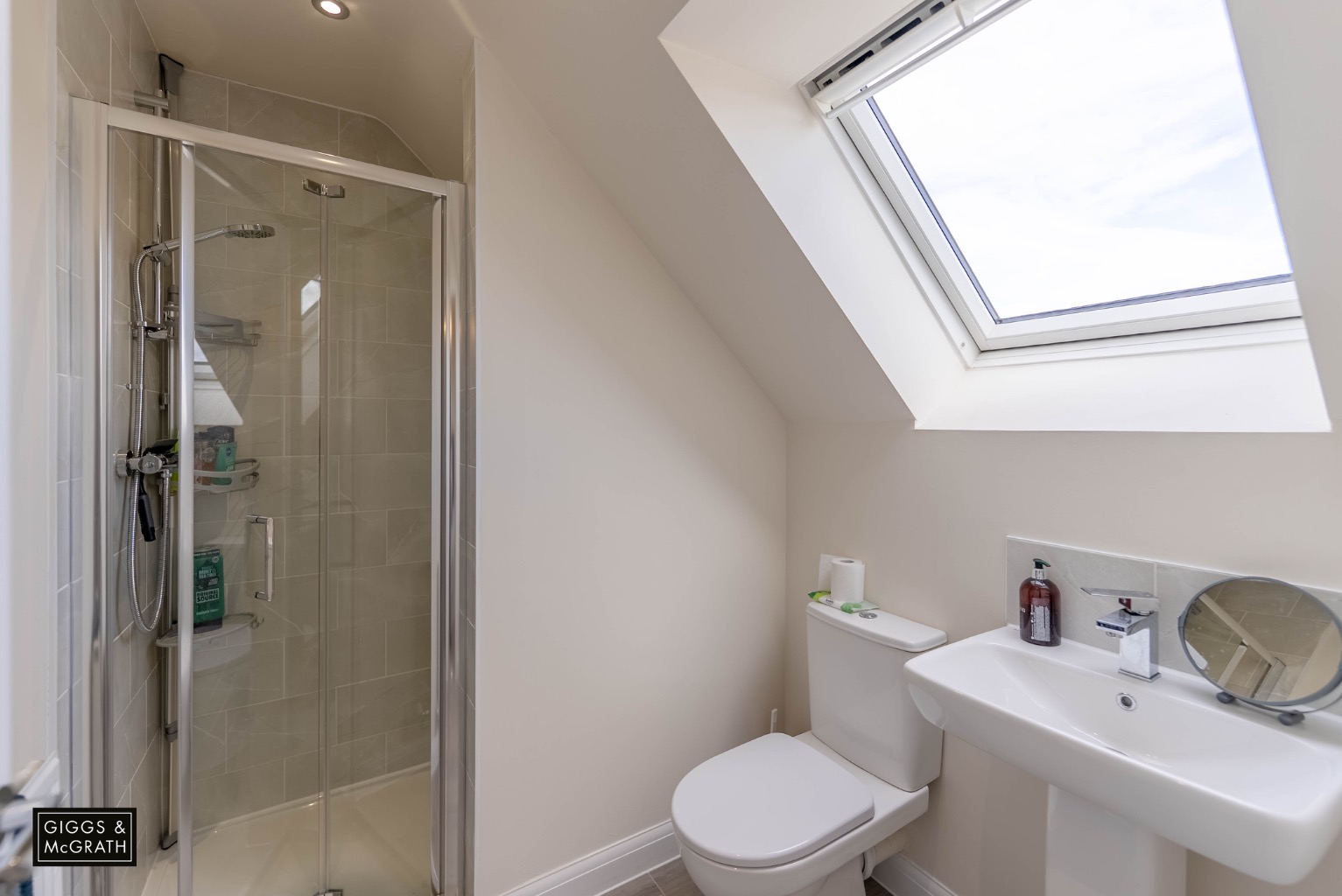 5 bed detached house for sale in Cobbler Drive, Huntingdon  - Property Image 22