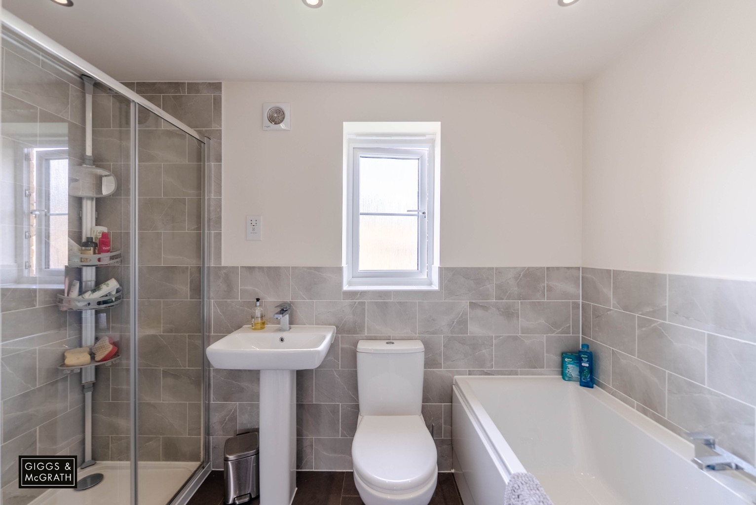 5 bed detached house for sale in Cobbler Drive, Huntingdon  - Property Image 10