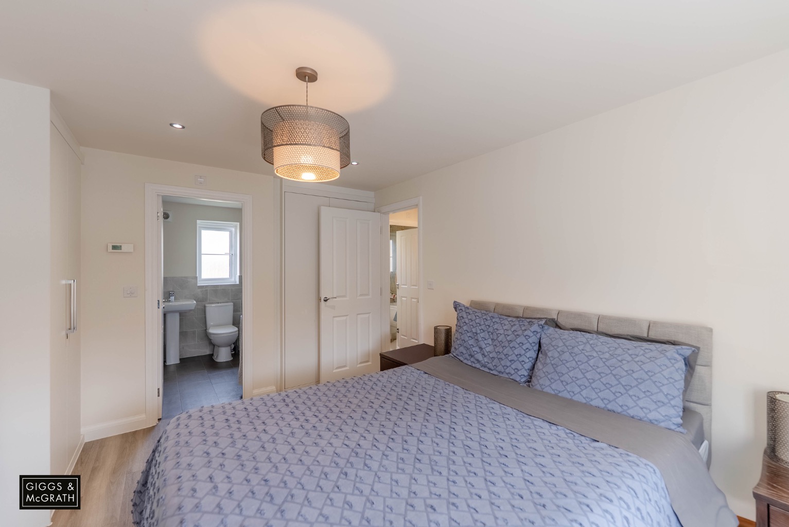 5 bed detached house for sale in Cobbler Drive, Huntingdon  - Property Image 9