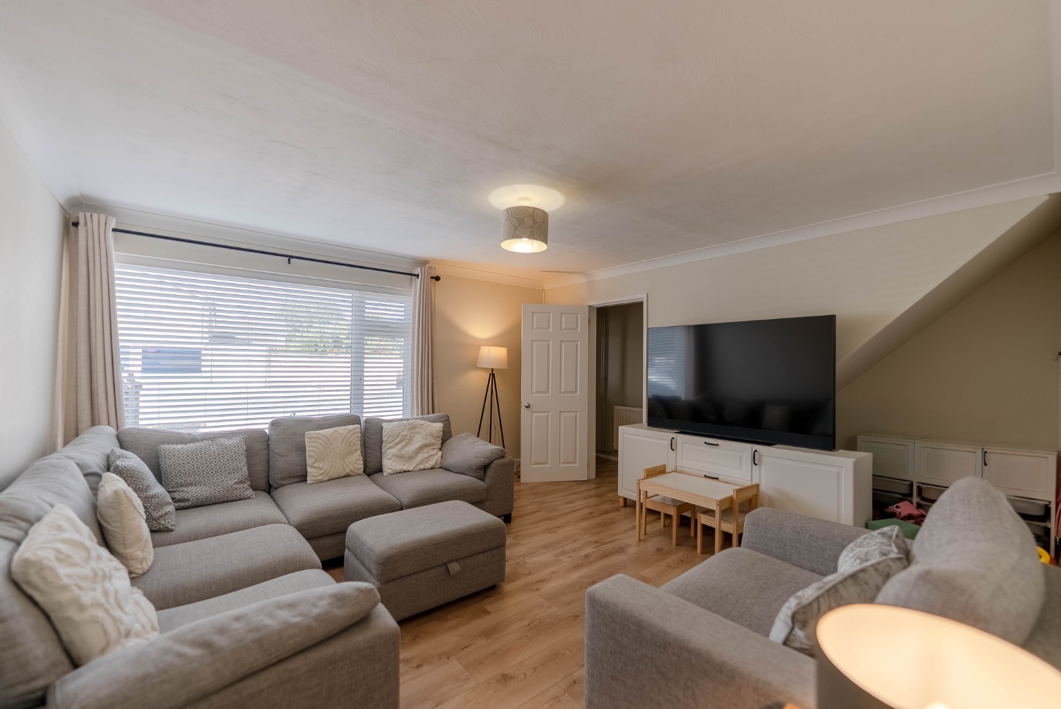 3 bed semi-detached house for sale in Gala Close, Cambridgeshire  - Property Image 2