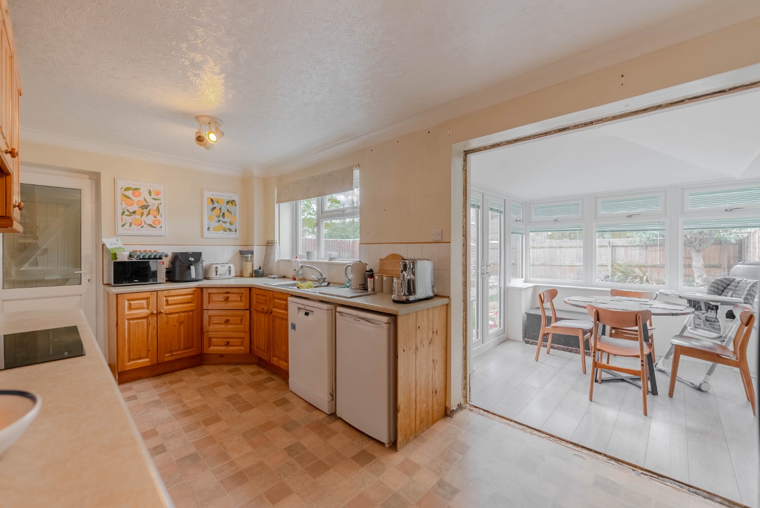 3 bed semi-detached house for sale in Gala Close, Cambridgeshire  - Property Image 3