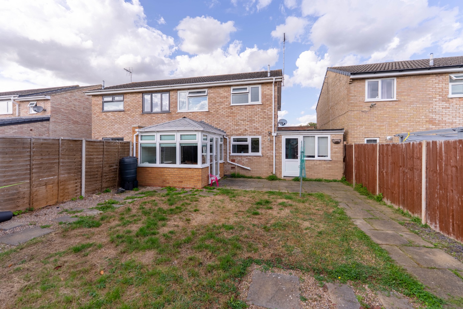 3 bed semi-detached house for sale in Gala Close, Cambridgeshire  - Property Image 18