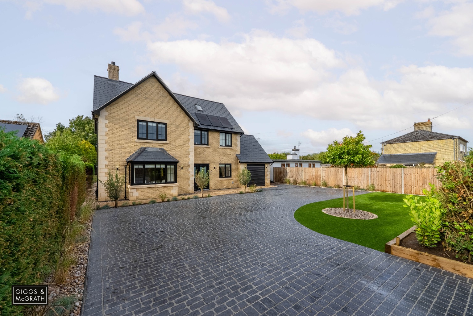 5 bed detached house for sale in Oldhurst Road, Huntingdon  - Property Image 4