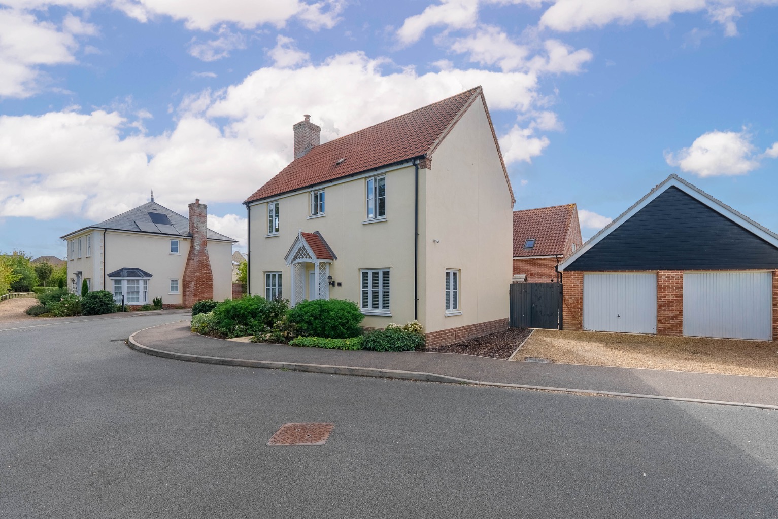 3 bed detached house for sale in Bayley Road, Huntingdon  - Property Image 1