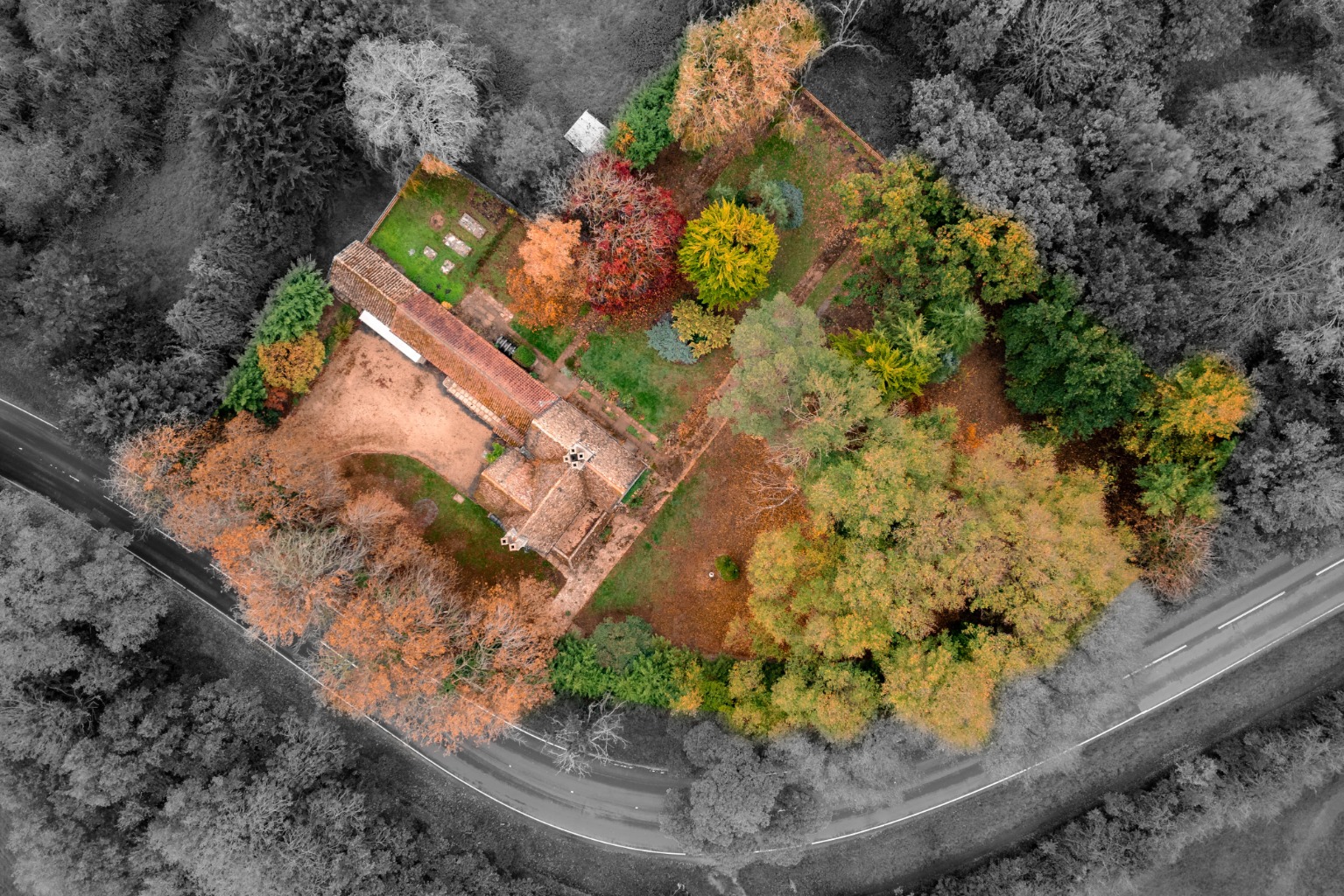 3 bed detached house for sale in Church Road, Huntingdon 2