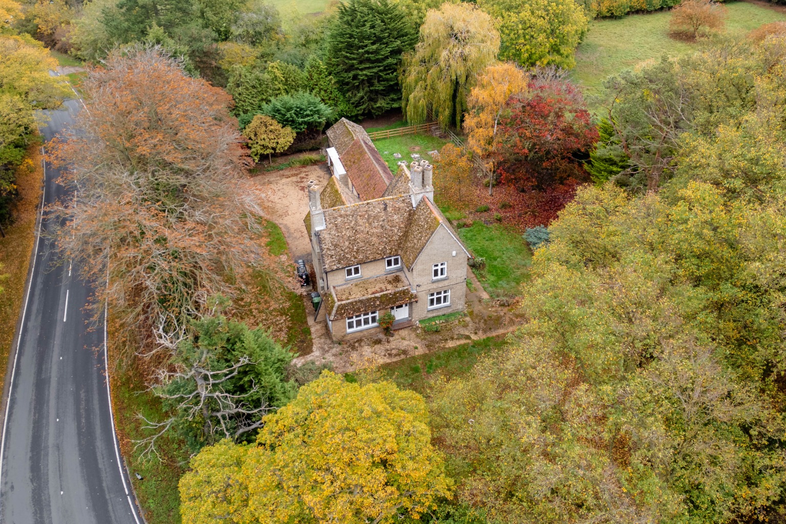 3 bed detached house for sale in Church Road, Huntingdon  - Property Image 6