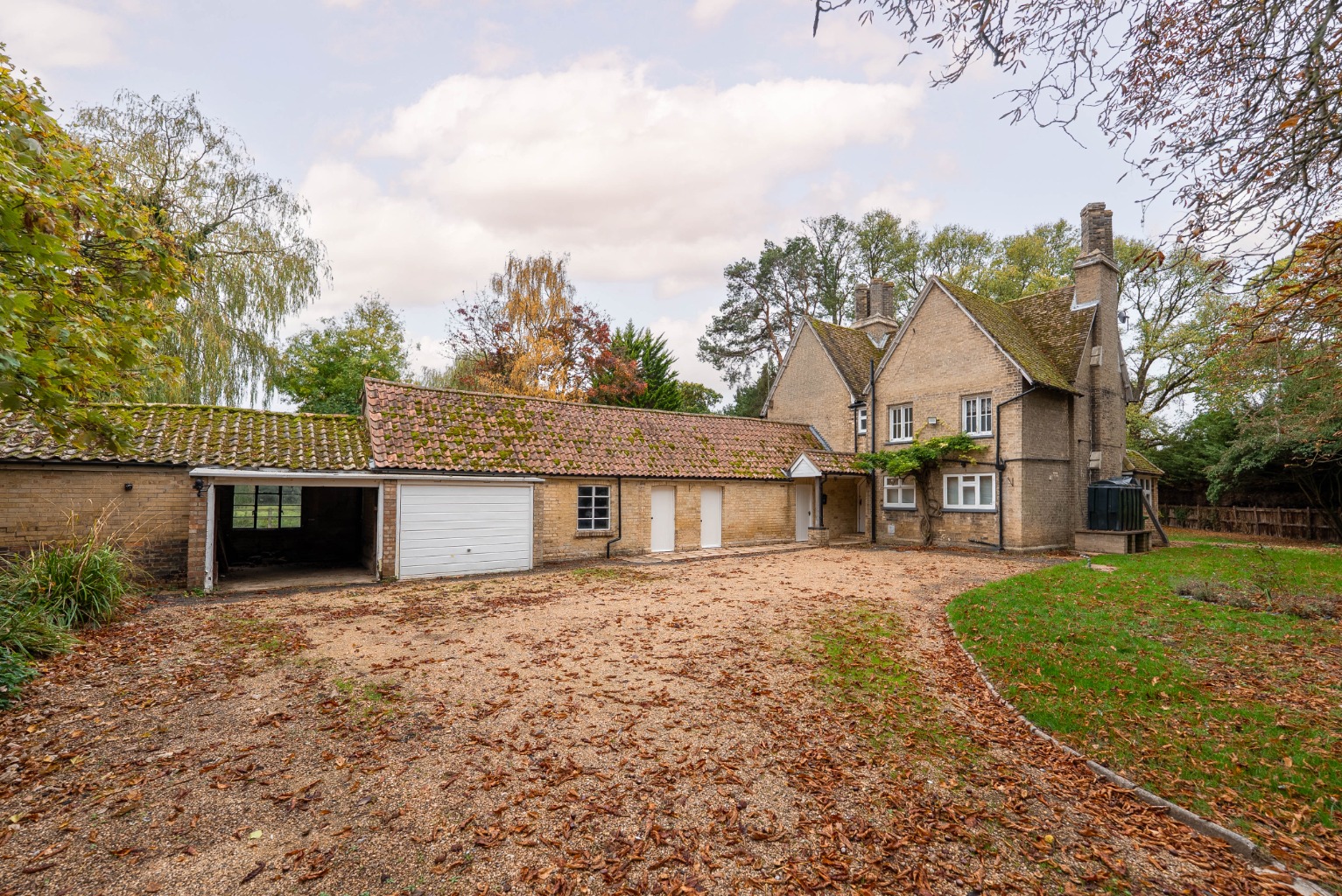 3 bed detached house for sale in Church Road, Huntingdon  - Property Image 2